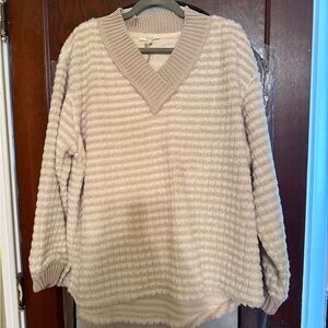 Elegant Beige V-Neck Sweater